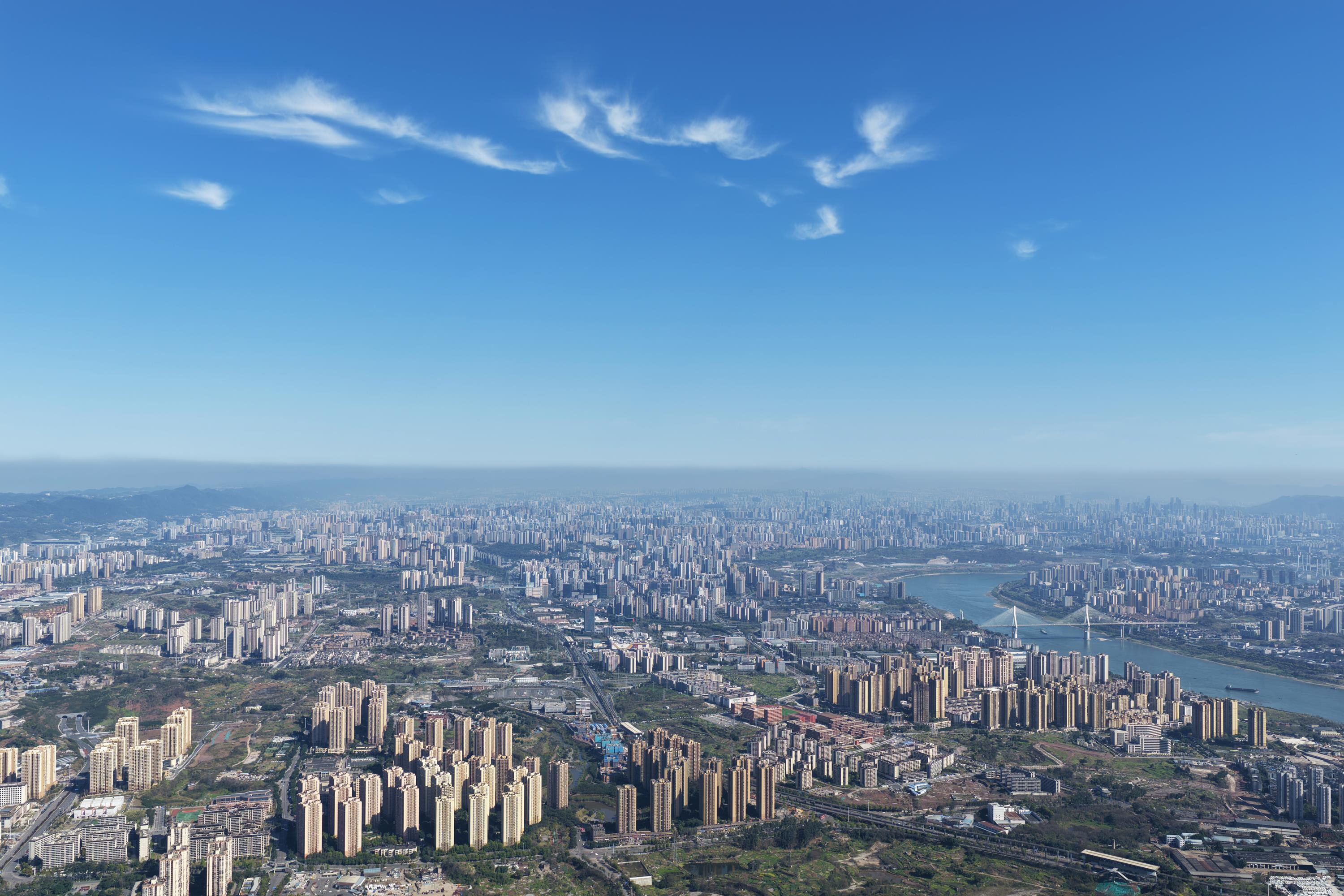 春日重庆:蓝天为伴 生机盎然3.jpg