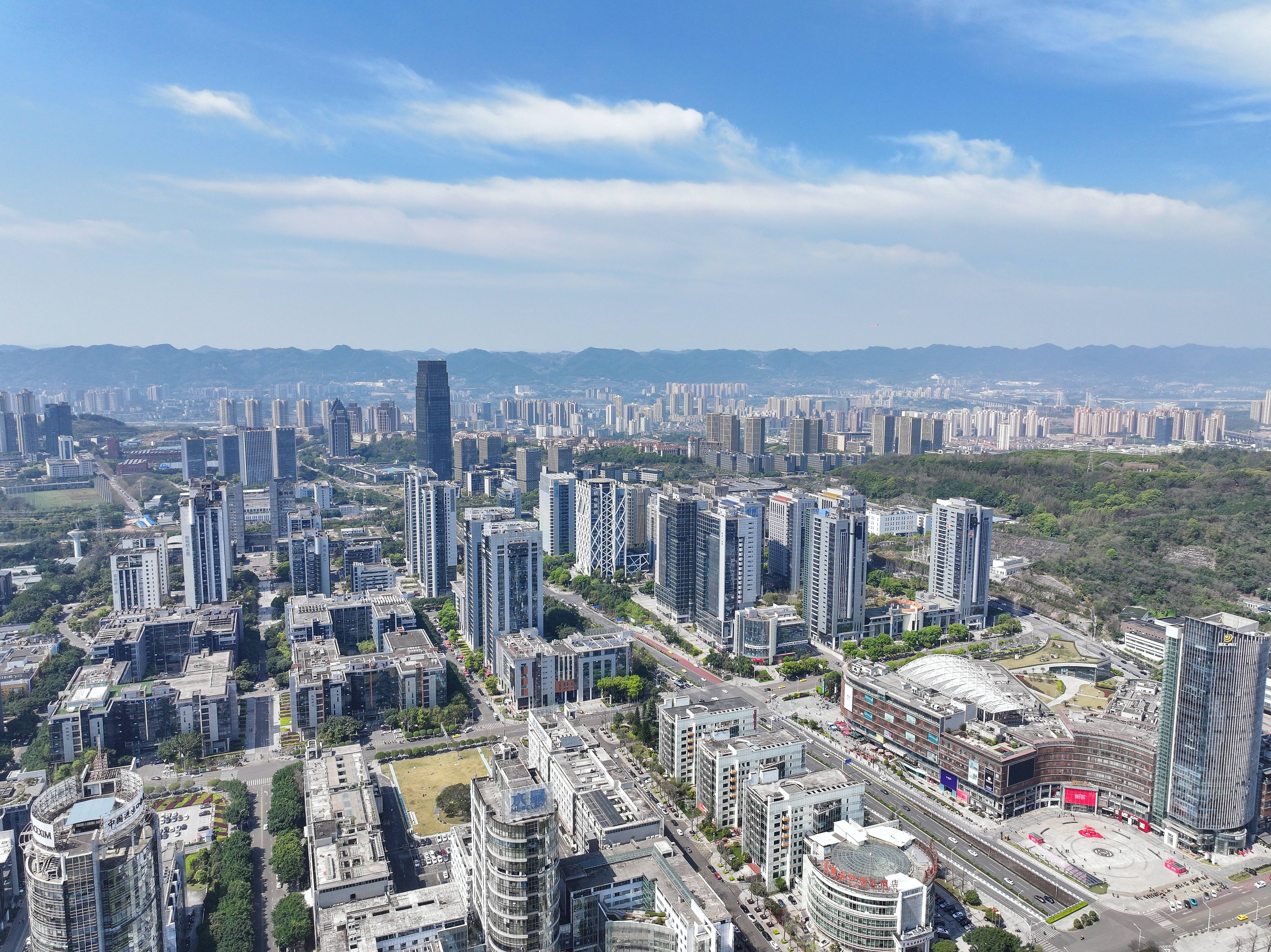 春日重庆:蓝天为伴 生机盎然5.jpg