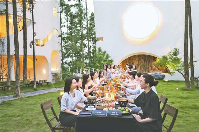 算法赋能 业态焕新1.jpg