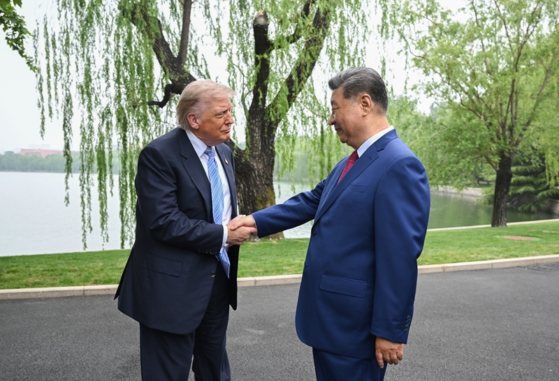 习近平同美国总统特朗普在中南海小范围会晤3.jpg