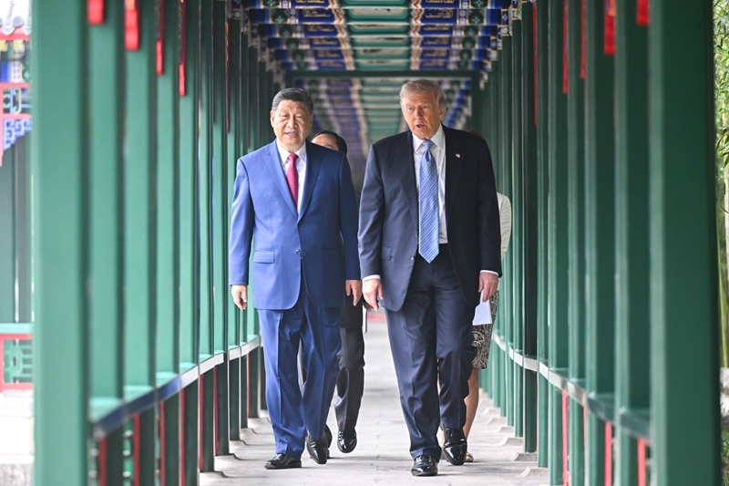 习近平同美国总统特朗普在中南海小范围会晤4.jpg