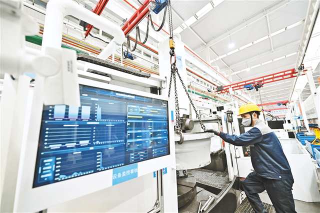 “灯塔”领跑 重庆点燃智造新引擎1.jpg