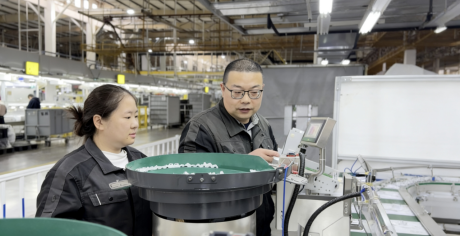 课堂进车间 毕业即上岗——打探重庆职教“订单班”4.png