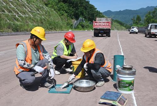 万开达高速首段路基完成交验 通车后万州至开江车程缩短半小时3.jpg